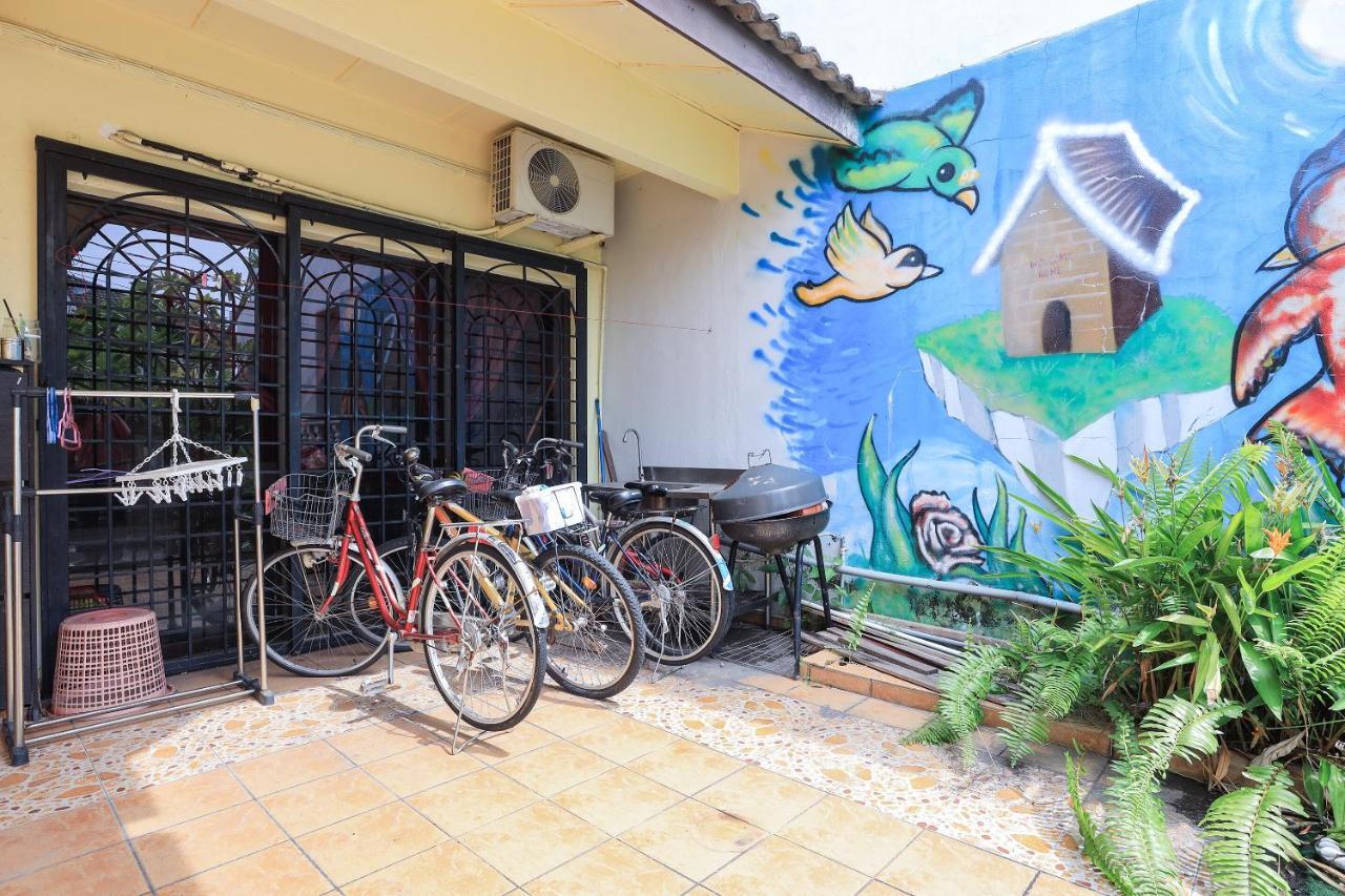 Malacca Oyo Home 90229, 3 Little Birds Homestay 4Bhk מראה חיצוני תמונה