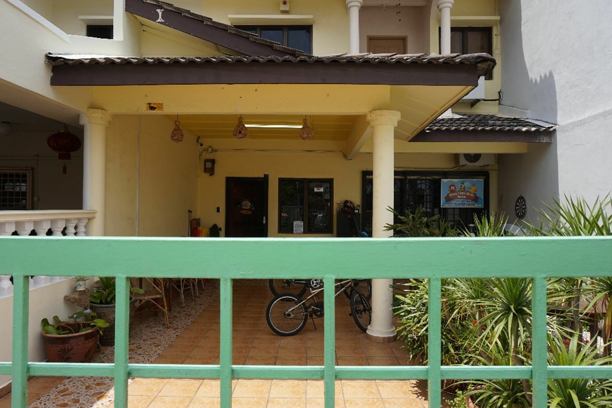 Malacca Oyo Home 90229, 3 Little Birds Homestay 4Bhk מראה חיצוני תמונה